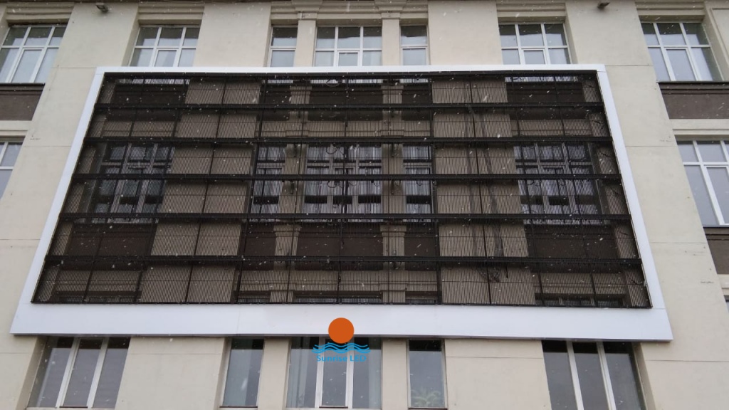 Сетчатый светодиодный экран в Новокузнецке, Россия